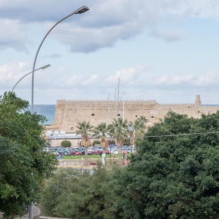 City Center Apartment In Great Location Iraklion Buitenkant foto